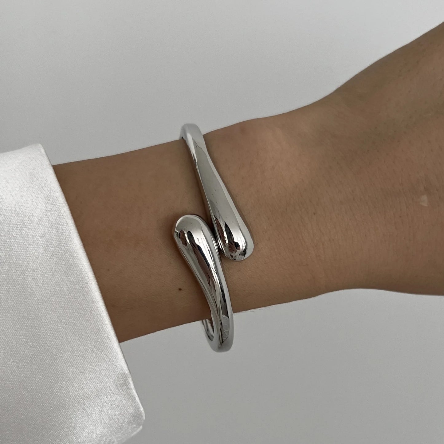 Vintage Hip Hop Cuff Bangles – Punk Metal Bracelets for Women & Men